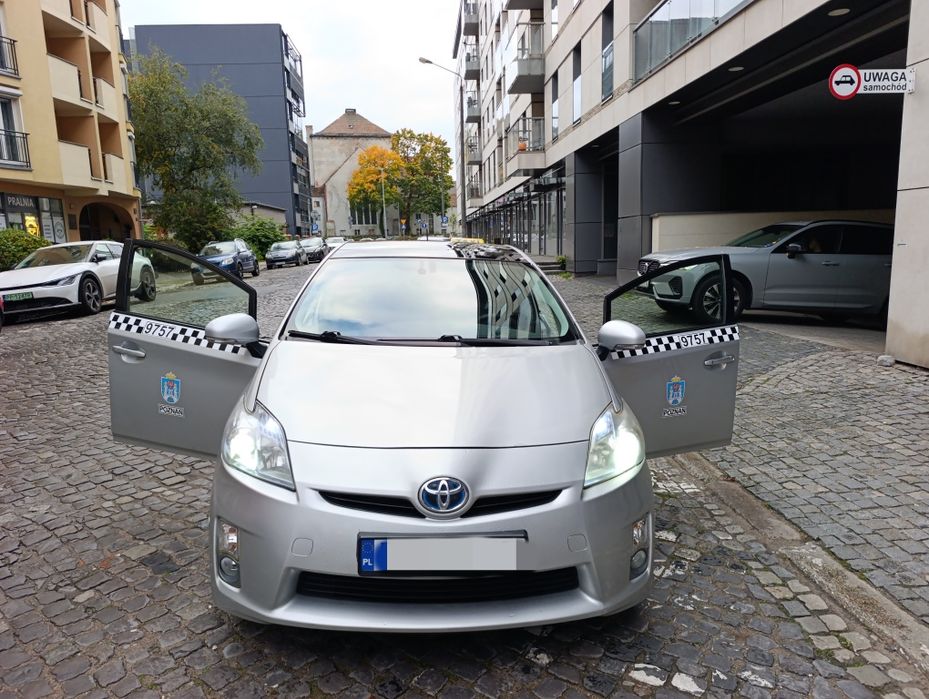 Продам хорошую машину