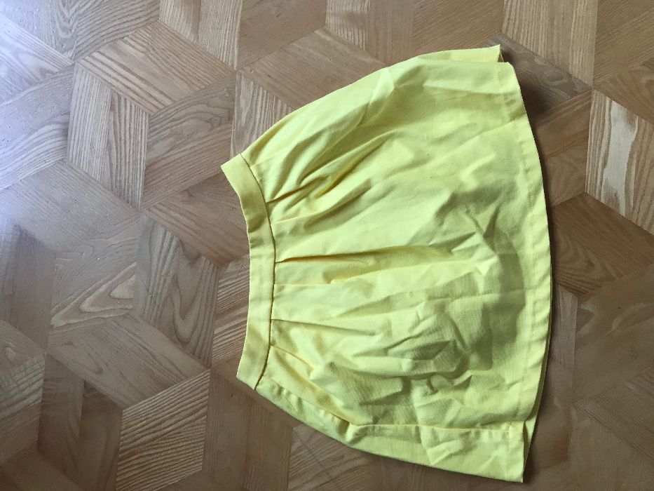 Żółta spódnica spódniczka bombka Stradivarius S nowa rozkloszowana