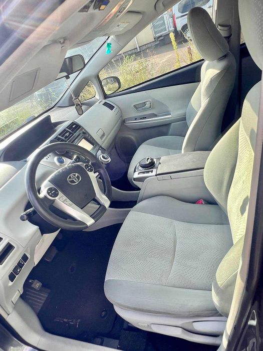 Аренда з викупом Toyota Prius V