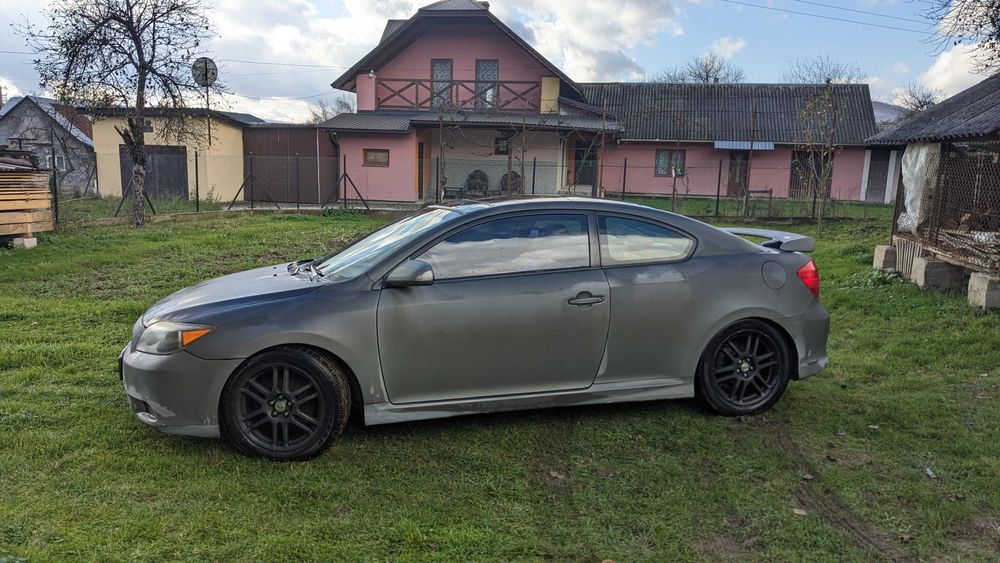 Продам авто Scion (toyota) tc 2005 (2.4 atm).