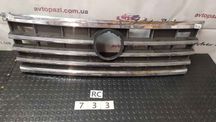 VAG Touareg 3 18- решітка радіатора 760853651L RC0733