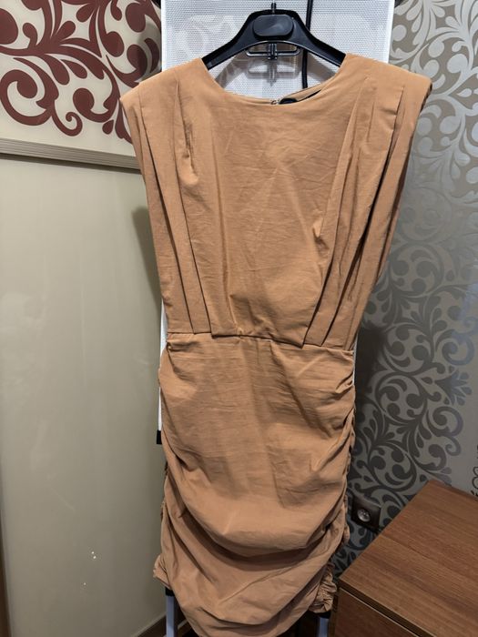 Трендове плаття відомого бренду