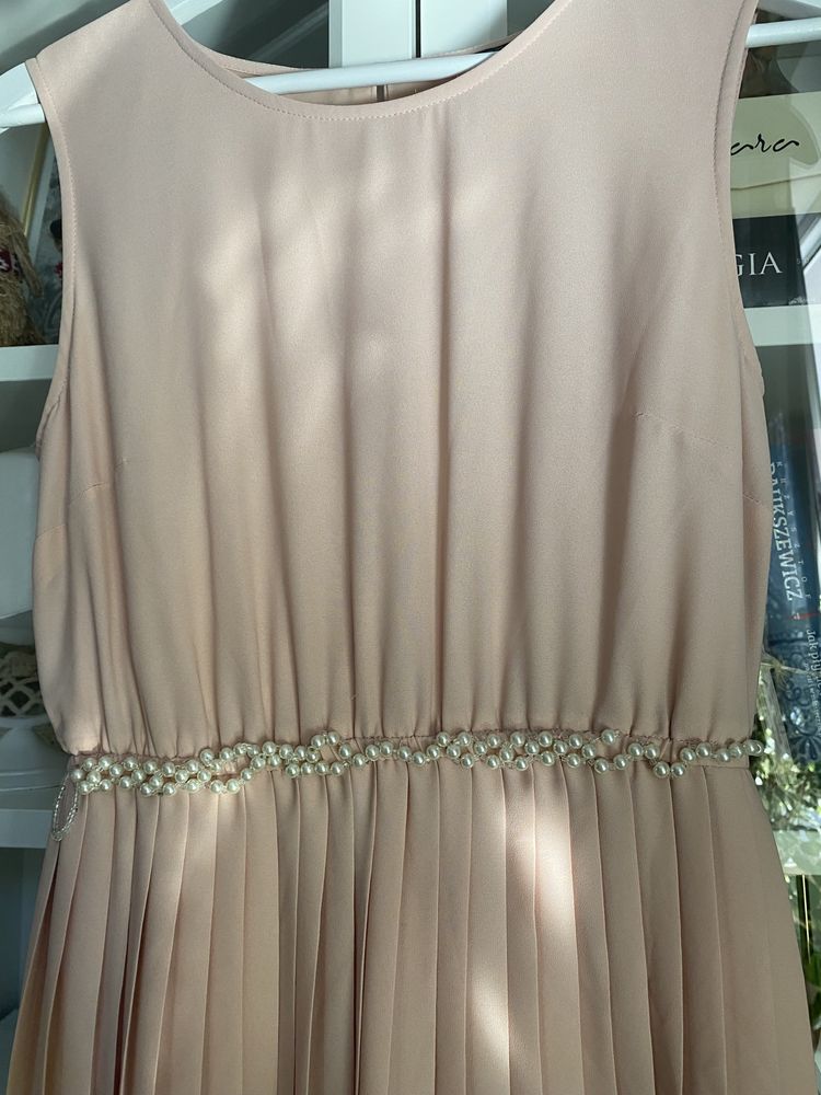 Plisowana sukienka midi pudrowy róż elegancka