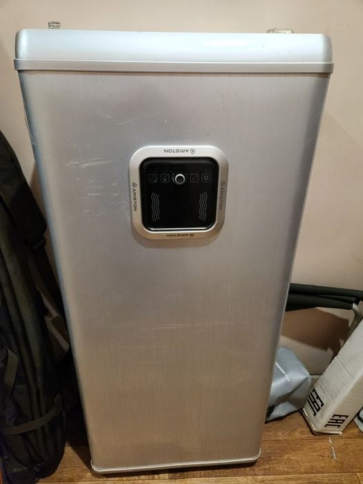 Продам бойлер Ariston 70л