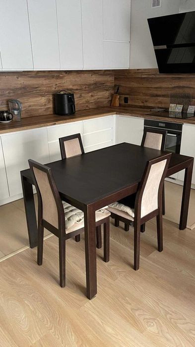 Stół rozkładany 130–180 cm, ciemny brąz + krzesła gratis