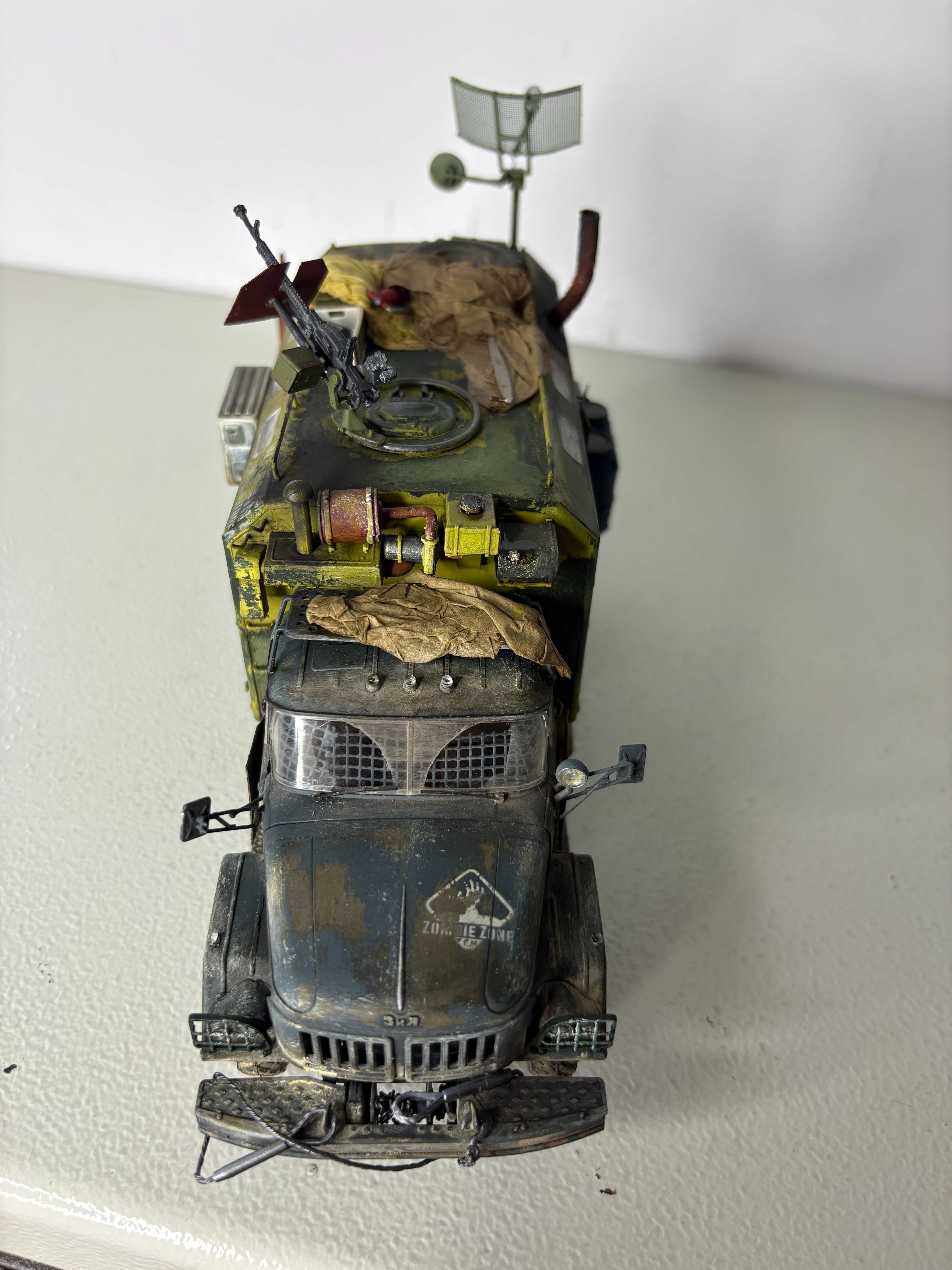 Ził postapokalipsa zombie 1/35 Gotowy