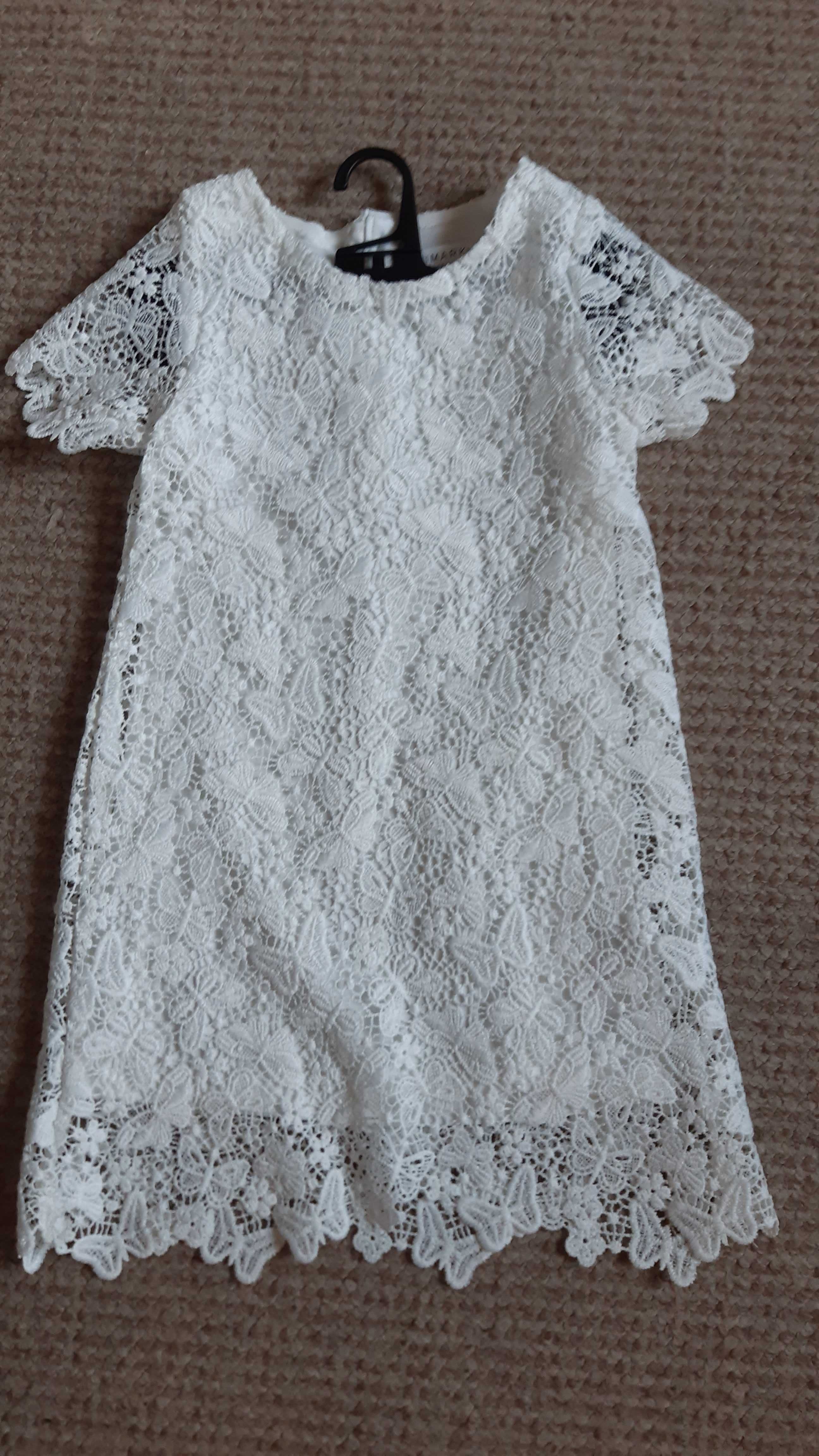 Śliczna sukienka z koronką w motylki Primark 98cm biała
