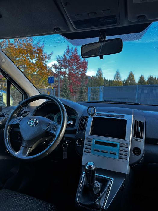 Toyota Corolla Verso 2.2 D4D 136 KM