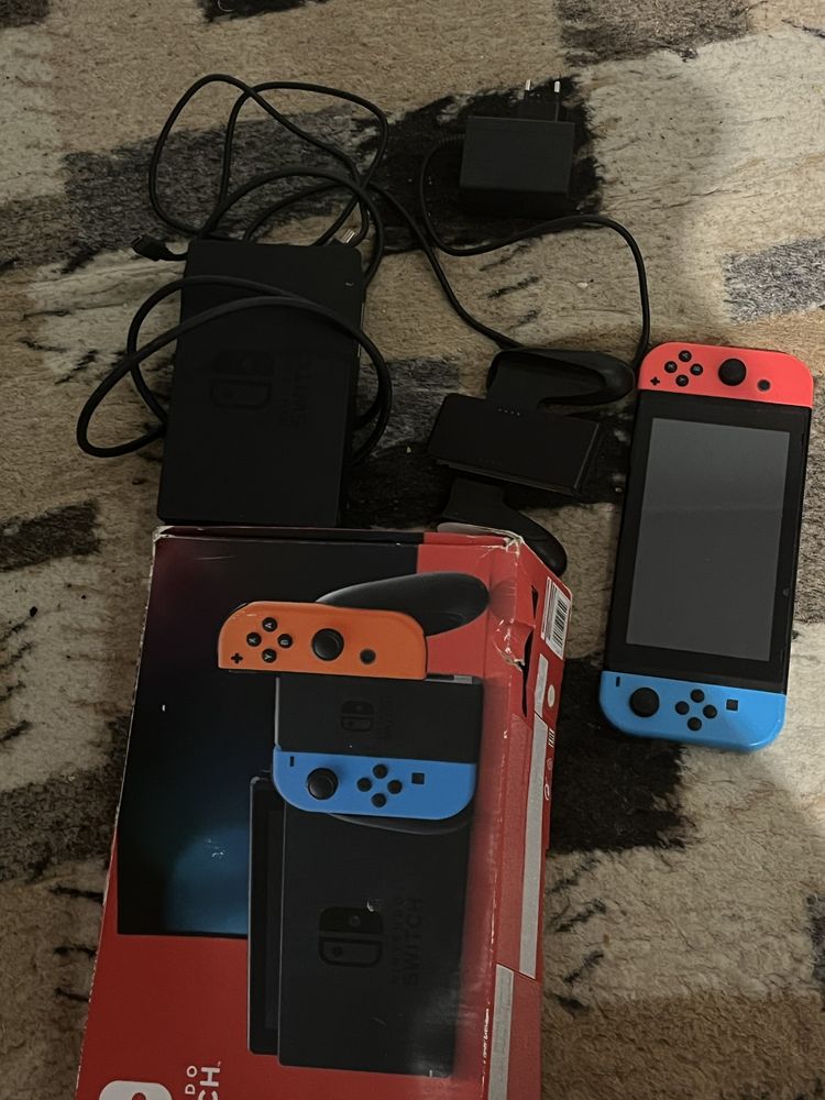 Nintendo Switch+Joy-Con Niebiesko Czerwony+Gra