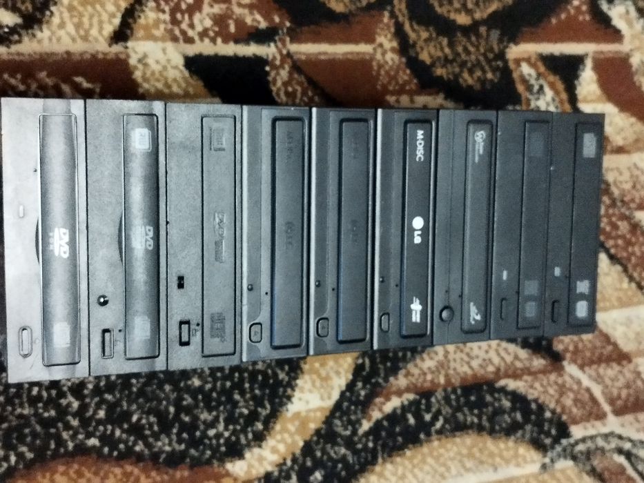 Zestaw napędów DVD