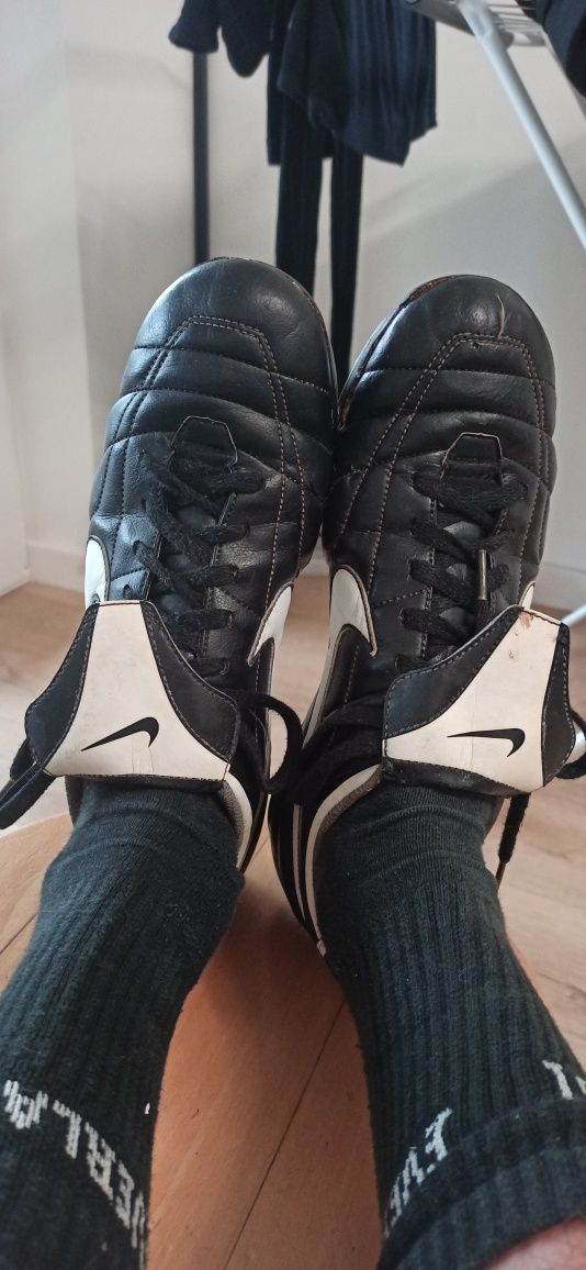 Sprzedam korki wkręty Nike rozmiar 45 29cm skóra