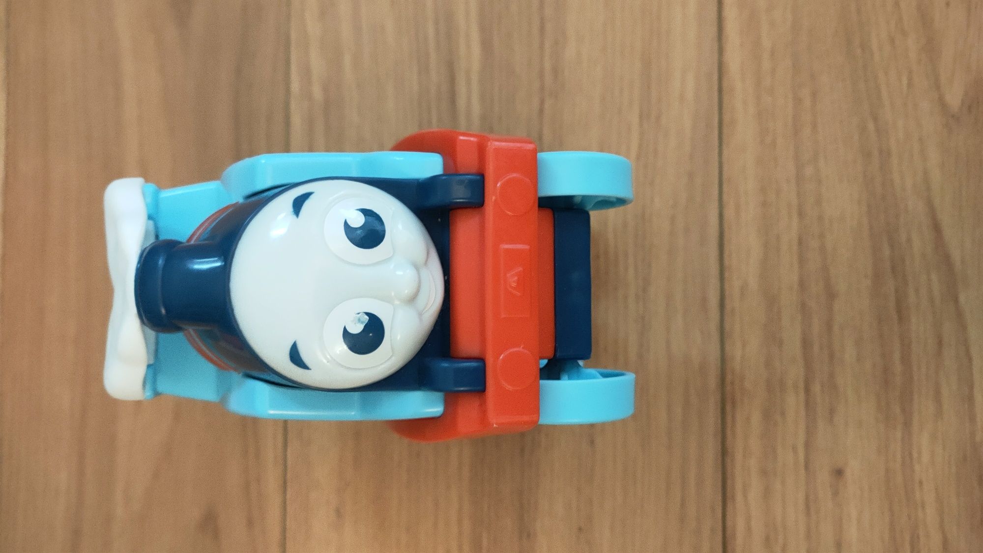 Lokomotywa Tomek i przyjaciele fikołek Fisher Price