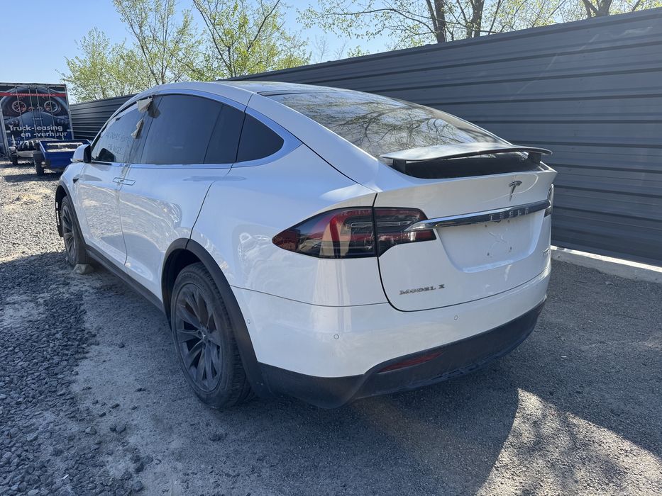 Tesla model x p100d розборка