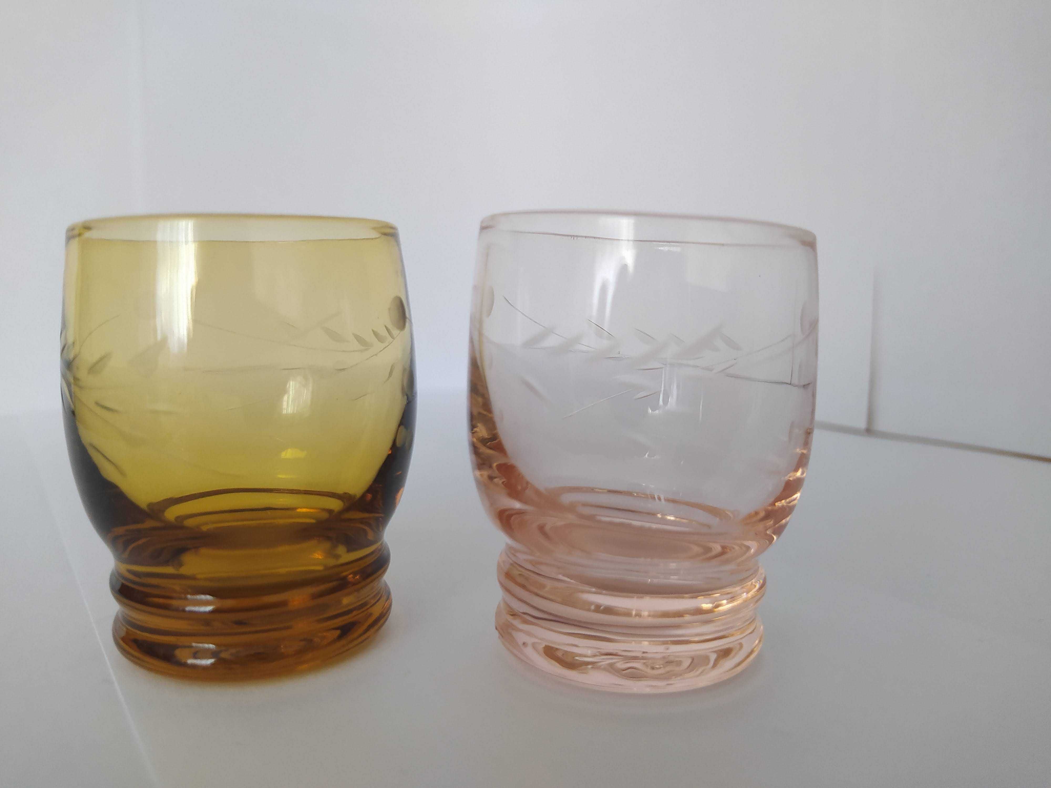Komplet kieliszki likierówki szlifowane szklane kolorowe