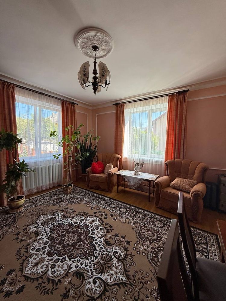 Продаж будинку в м. Надвірна неподалік центру