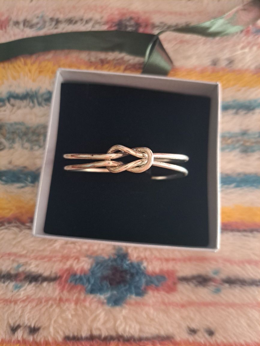 Pulseira rígida em prata