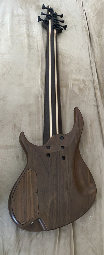 Sabre Viper 6 custom bas
