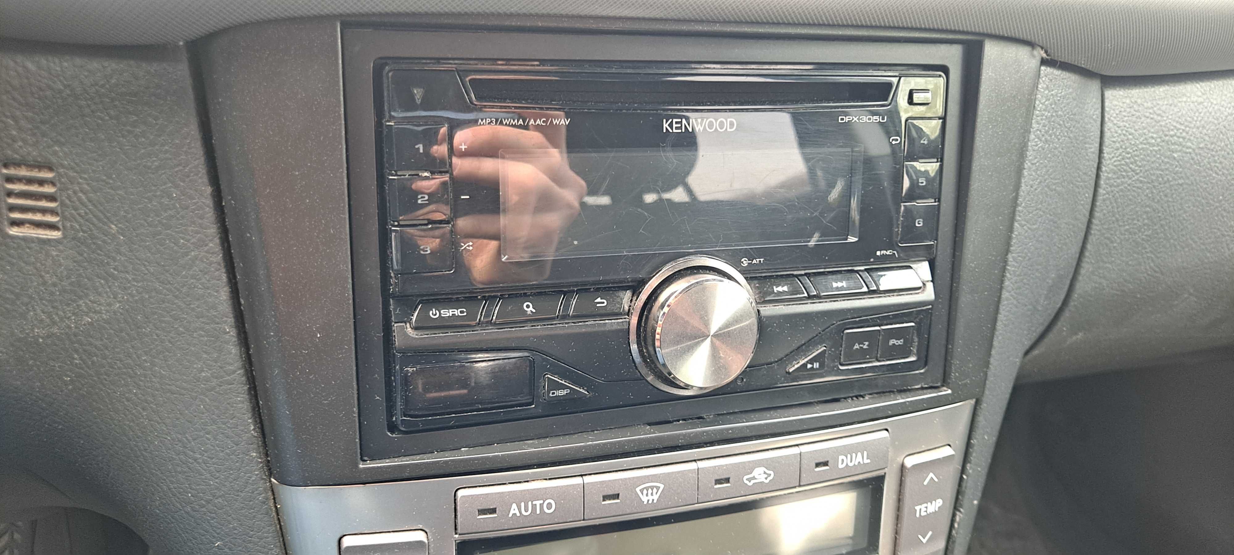 Radio Kenwood DPX305U USB AUX Toyota Avensis T25