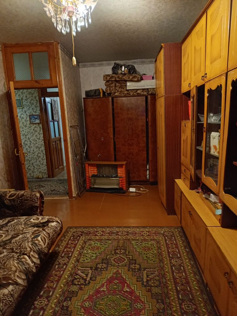 Продам 3-кімнатну квартиру в центрі Чугуєва