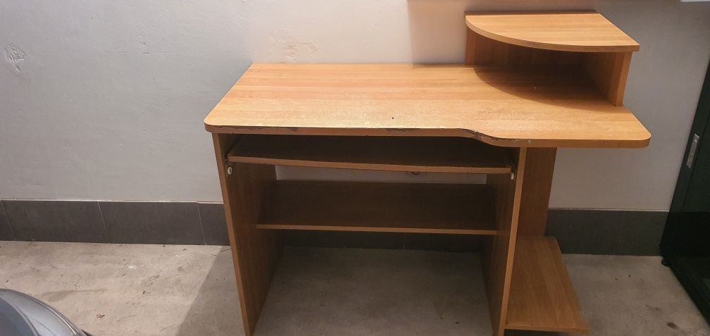Biurko pod komputer dla dziecka