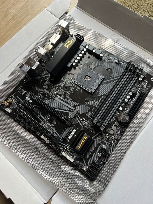 GigaByte B550M DS3H