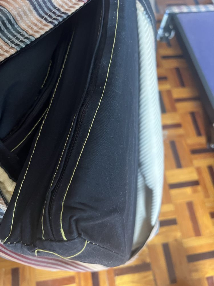 Pequeno sofá cama
