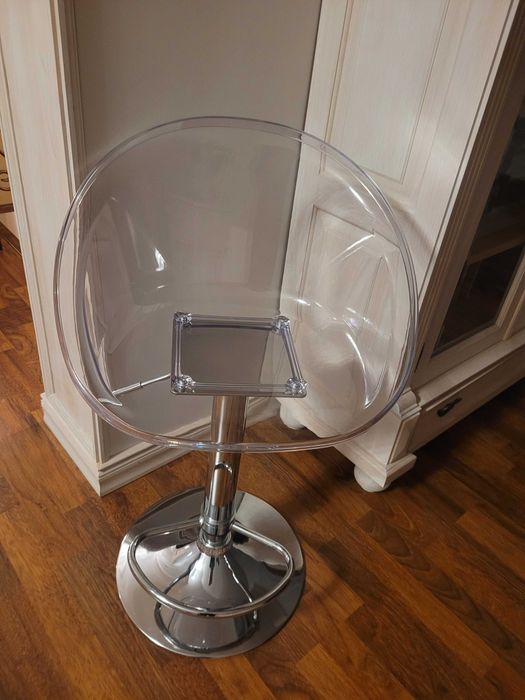 Krzesło barowe transparentne
