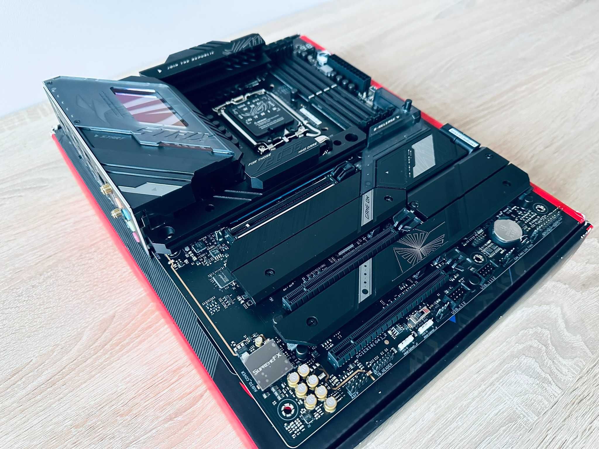 ASUS ROG STRIX Z790-E GAMING WIFI 6E PCI-e 5.0 LGA1700 płyta główna.