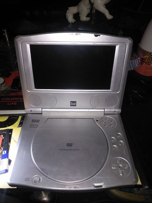 Портативное DVD!Полностью рабочее!Без З/У!