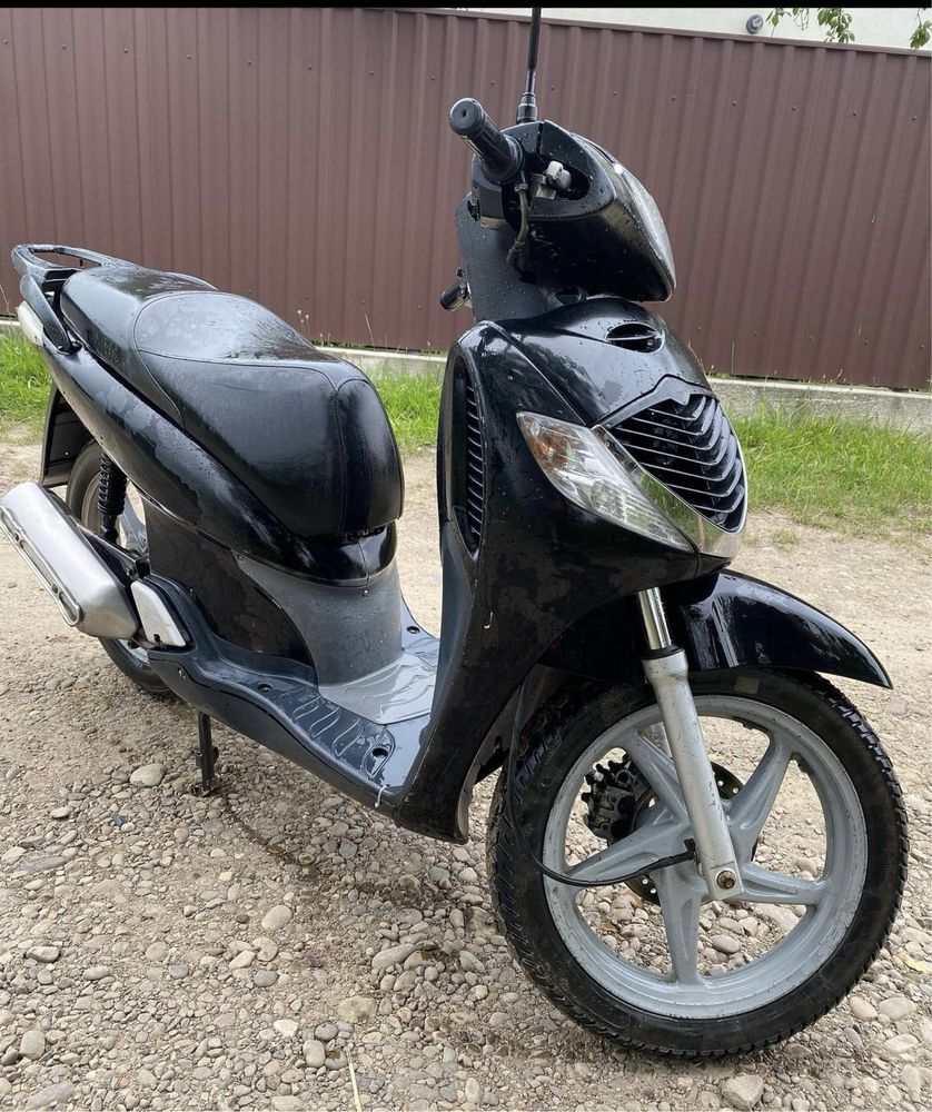 Продам Скутер Honda SH150