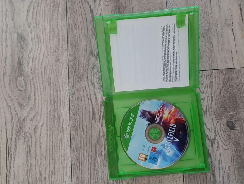 Диск Battelefield V на xbox one також підходить до xbox one X