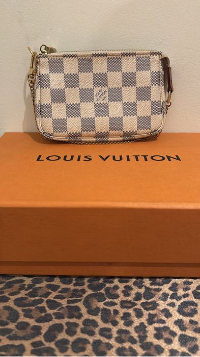 Louis Vuitton Mini Pochette