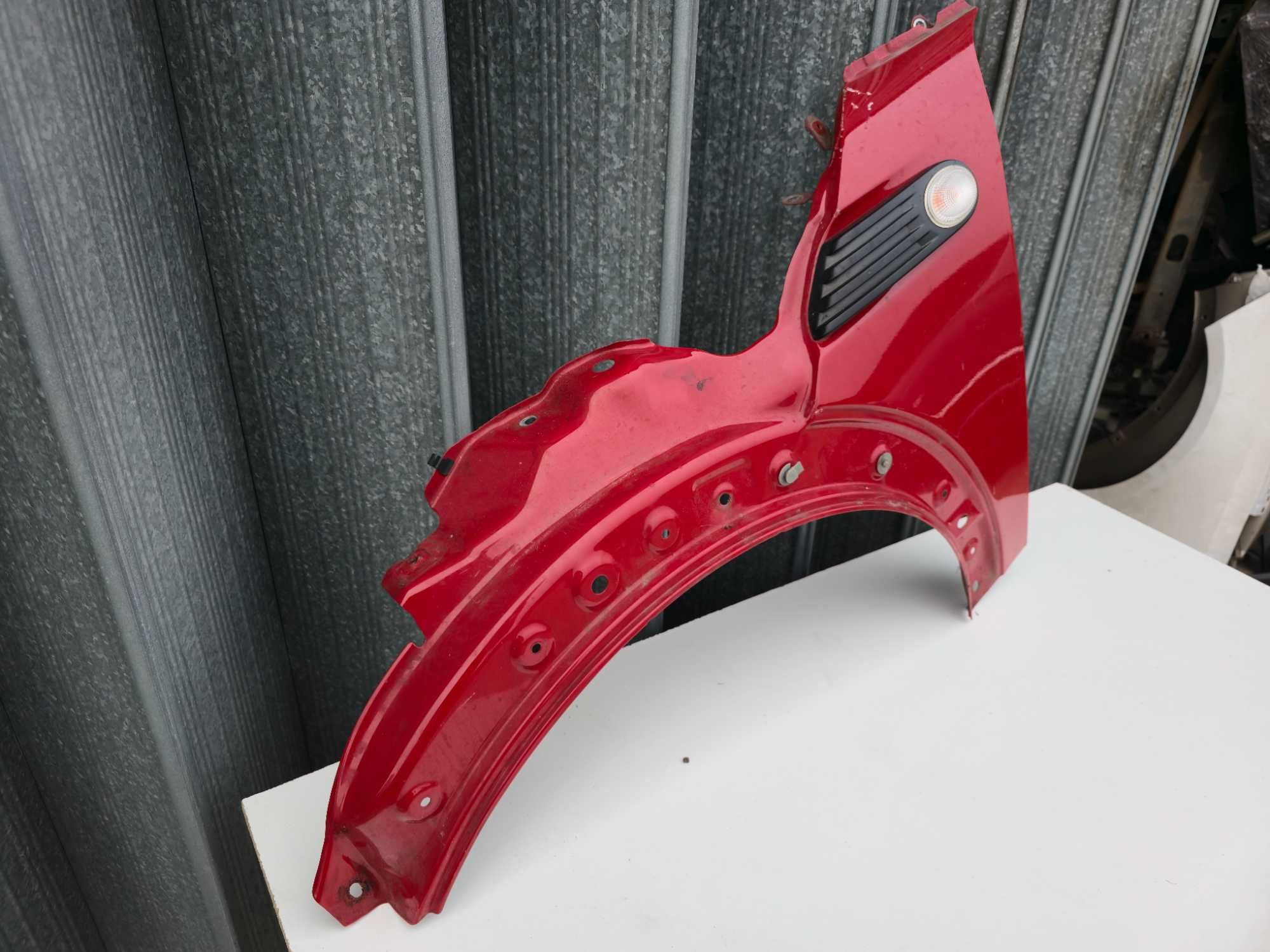 Guarda lamas esquerdo MINI One Cooper R56 (2006 a 2010)
