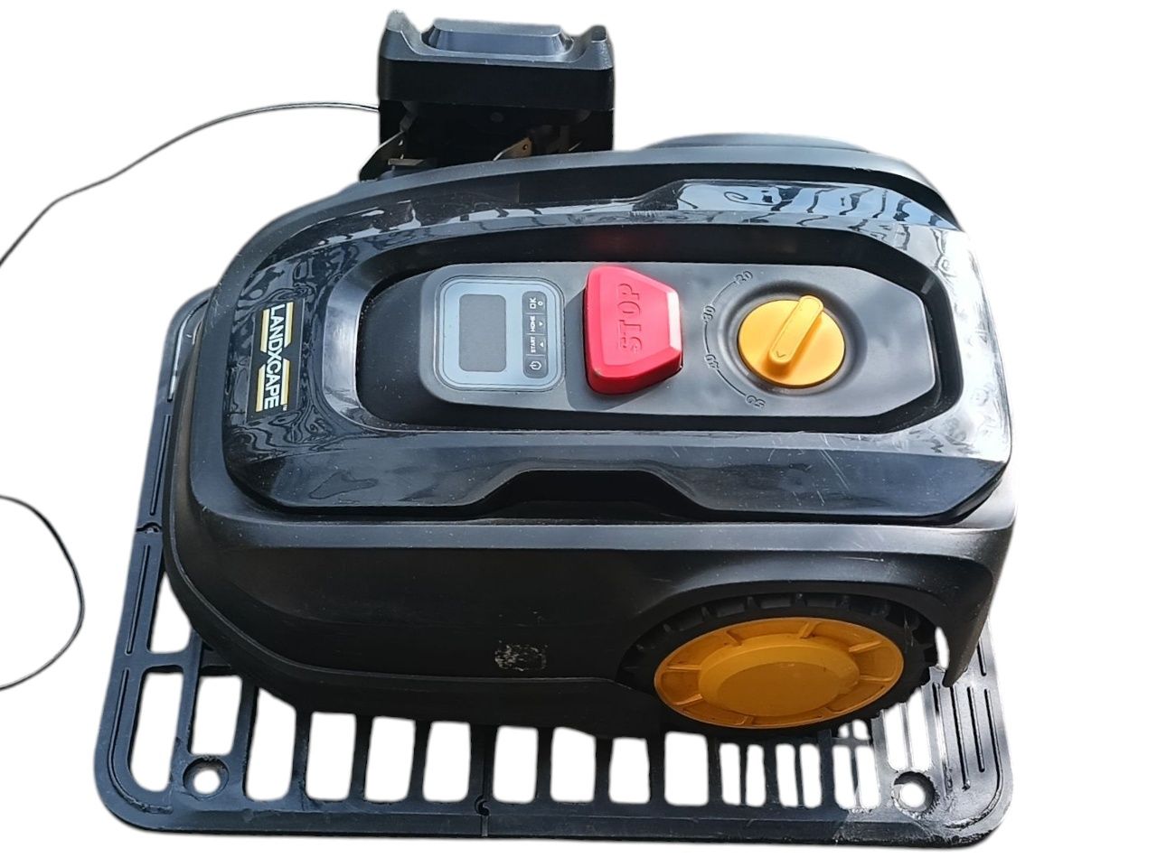 Robot koszący Landxcape LX796 – cisza, trawa, wygoda!