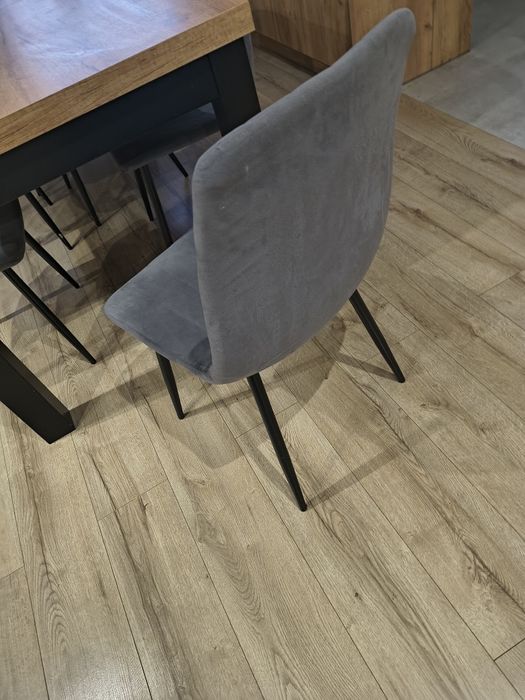 Stół do jadalni plus 6 krzeseł