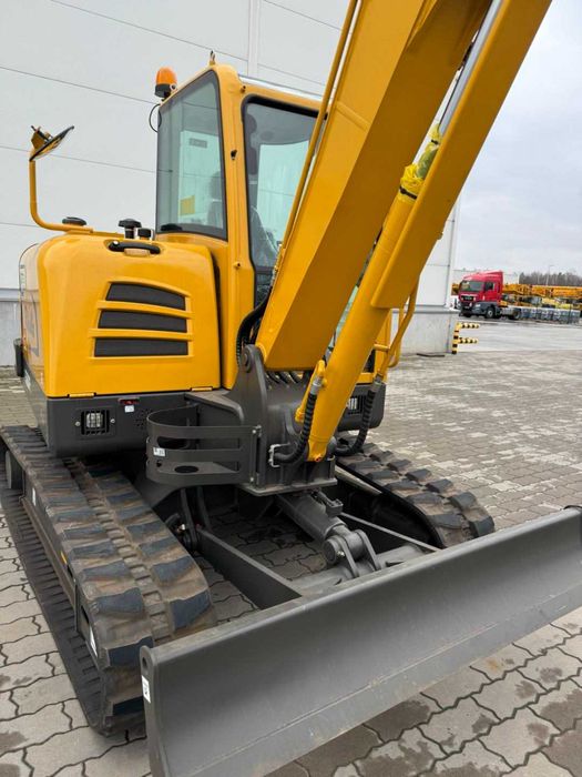 Гусеничний міні-екскаватор SDLG E660FL