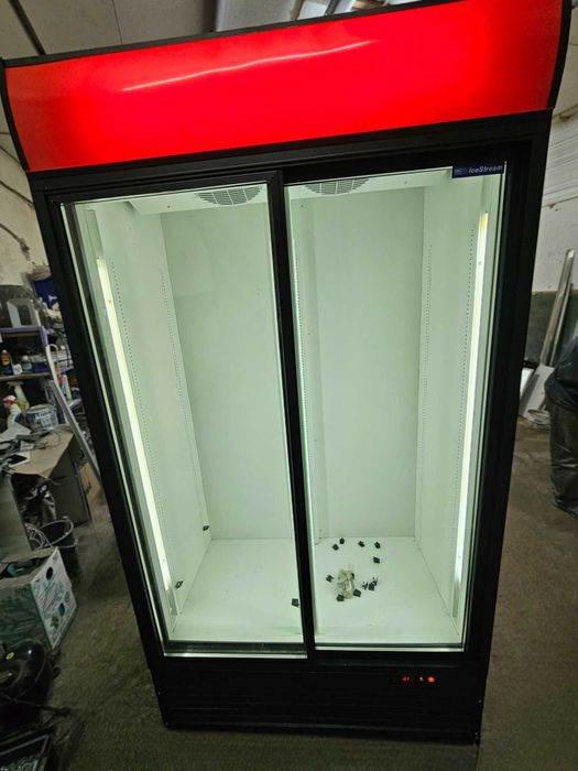 Шкаф холодильный двухдверный/однодверный шафи холодильні обладнання