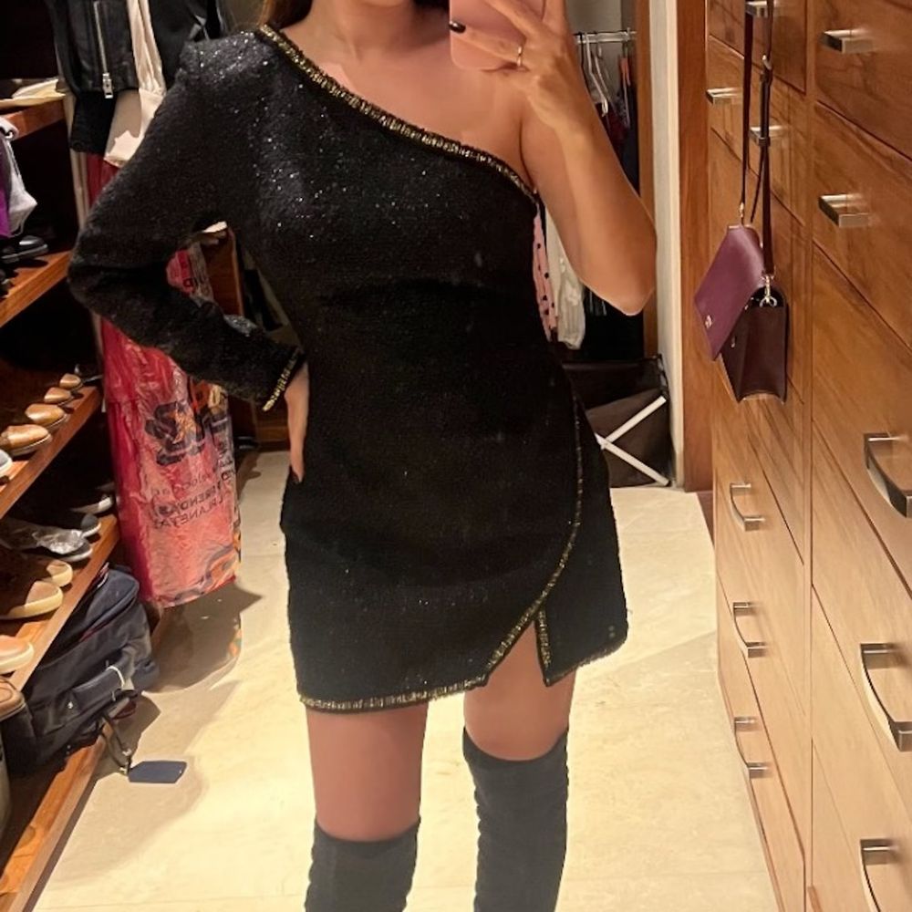 Zara твідова сукня на одне плече