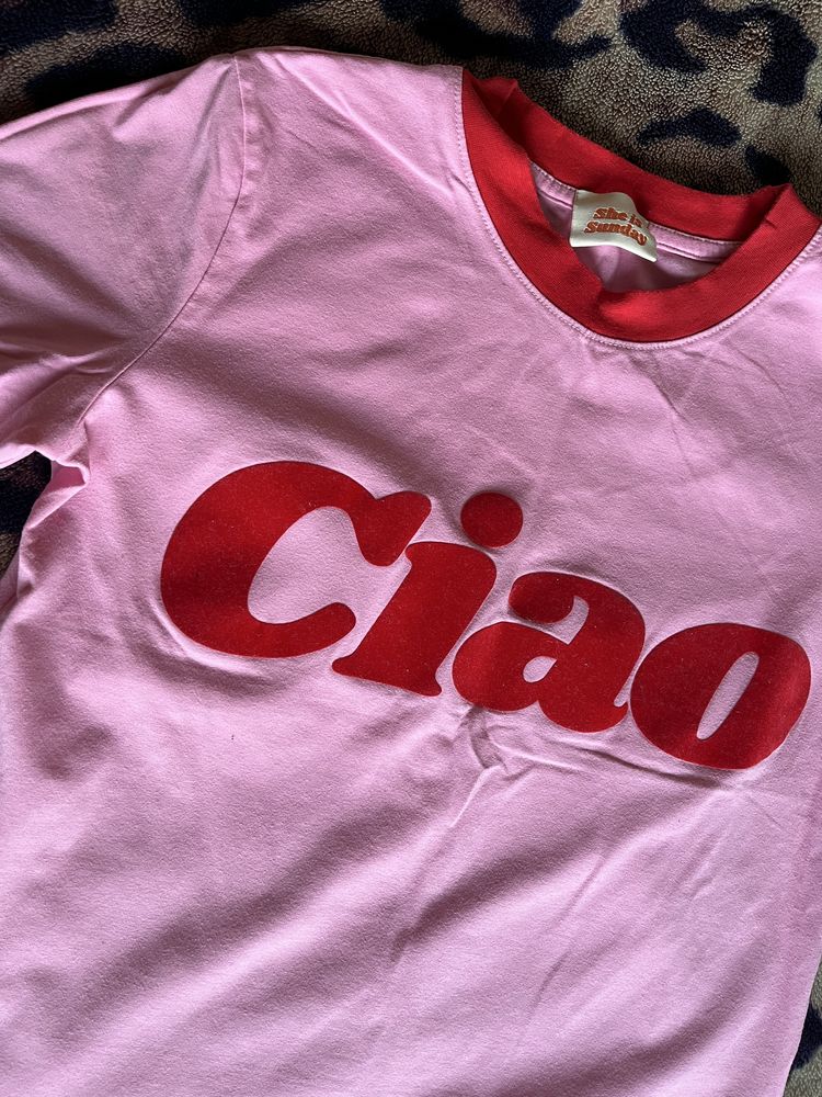 T-shirt SIS She is sunday Ciao regular różowy welurowy napis