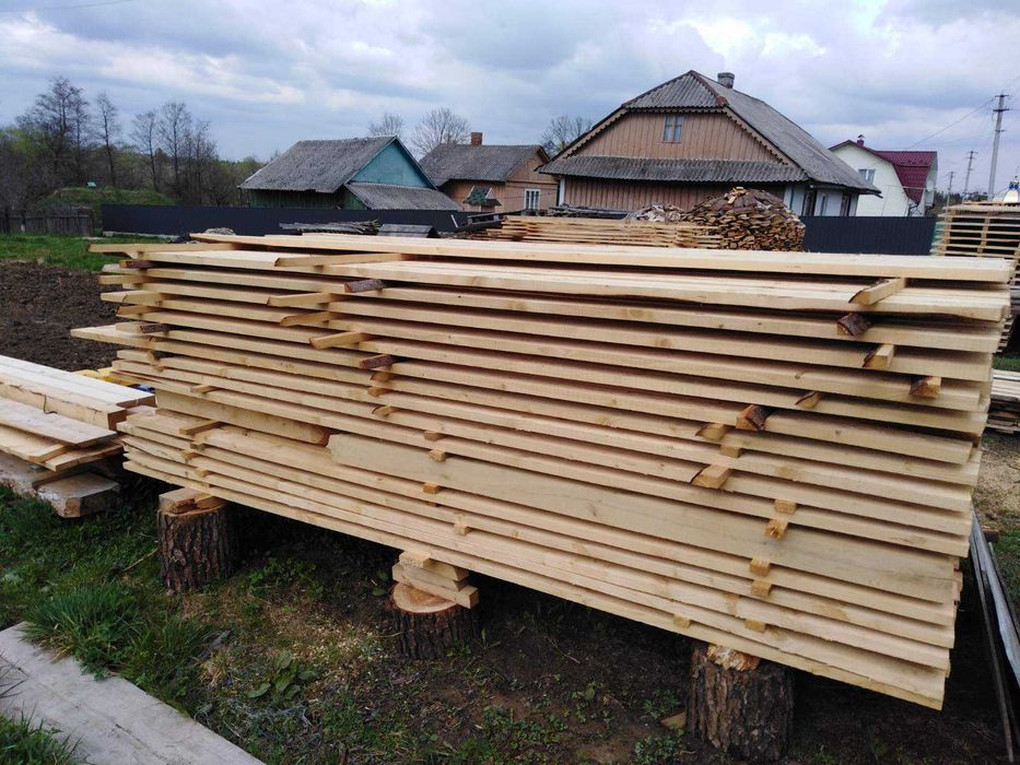 Продам терміново 2 куба обрізної дошки(Смерека)