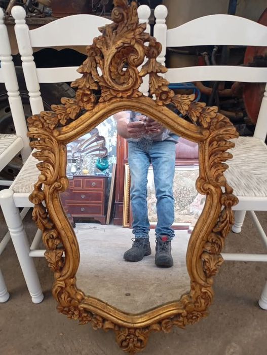 Vendo este espelho muito bonito bom estado