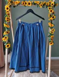 Vintage ludowa spódnica midi niebieska w krate  z koronka M/L bawarska