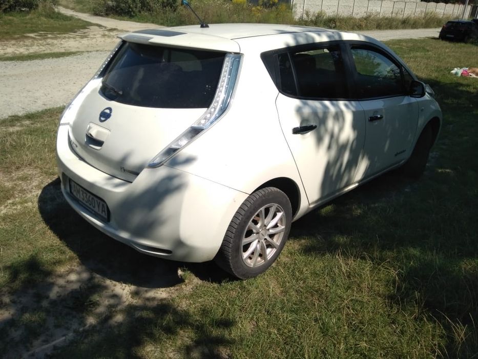Nissan Liaf 2013 оренда