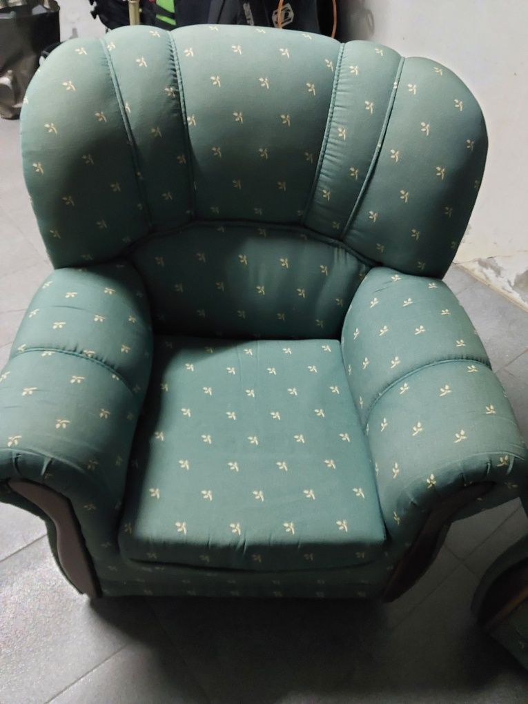 Sofás cama mais duas poltronas