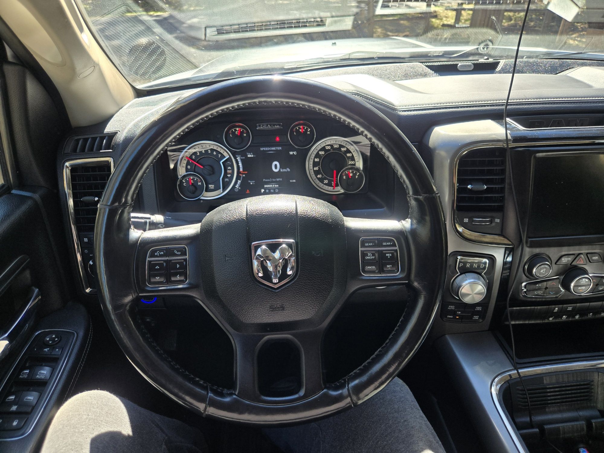 Ram 1500 5,7 z gazem