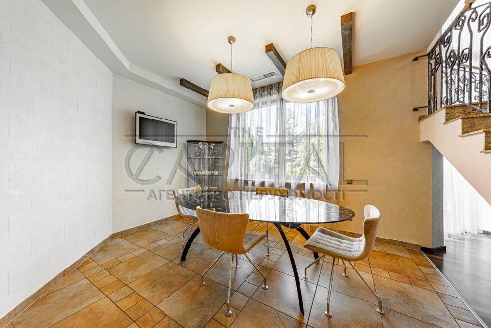 Оренда дизайнерського будинку 441m2 в КМ "Сонячна долина" с. Романкiв