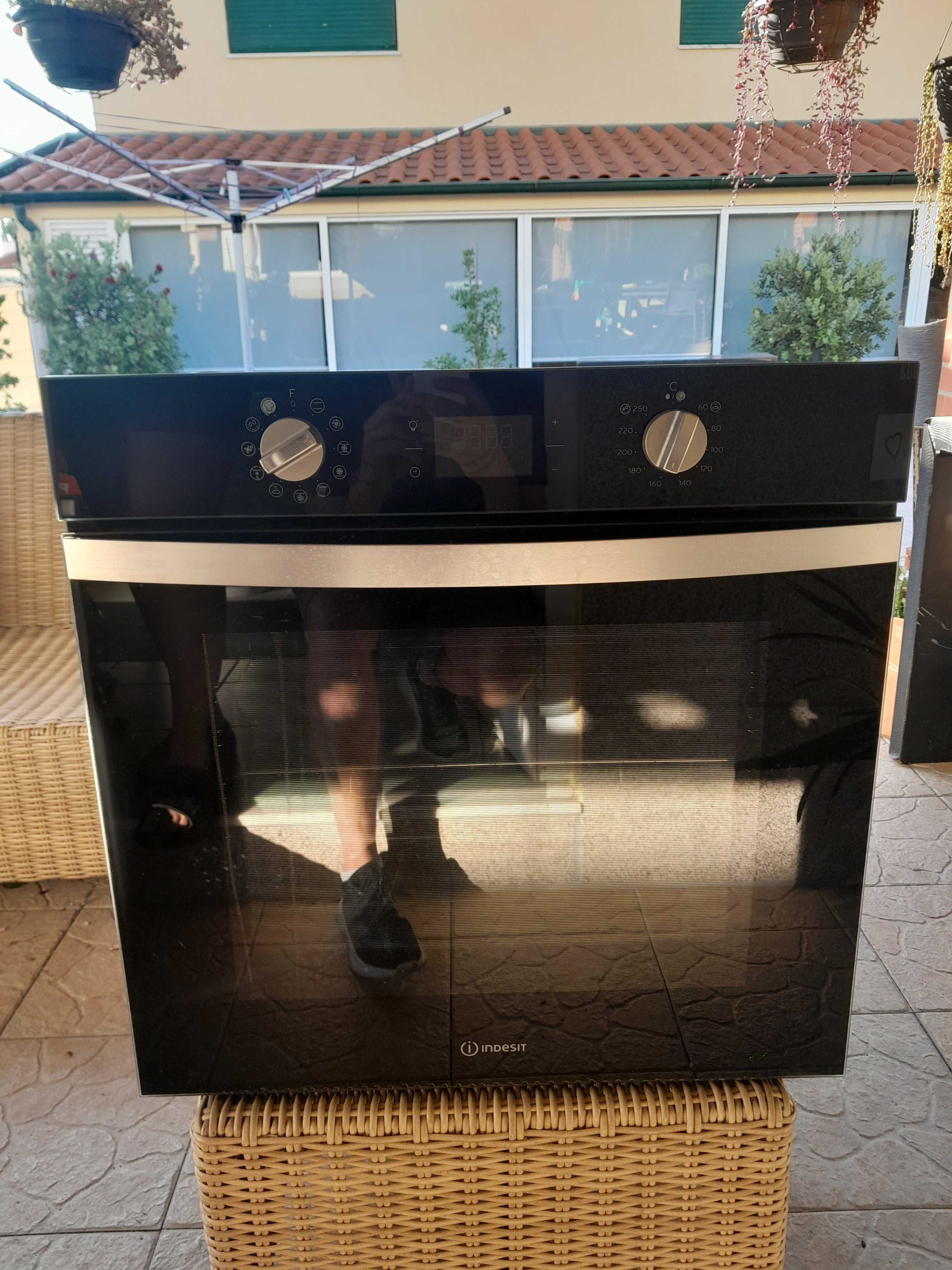 Forno Elétrico com várias funções