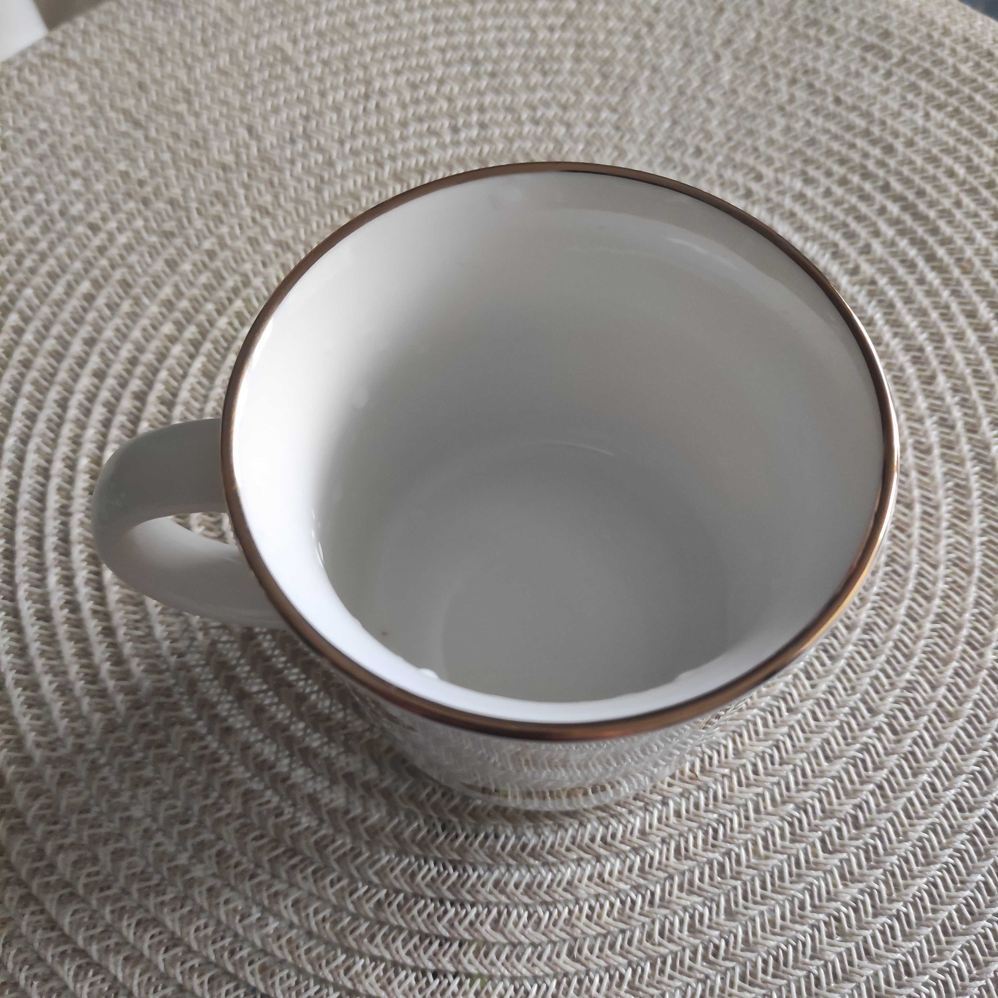 ceramiczny kubek na biały napar itp ,z portalu Akademia Pana Tabletki