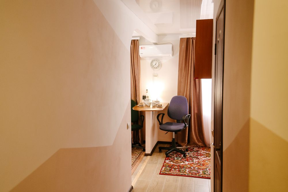 Квартира студия на Бородинском, 9-я больница. Посуточно,