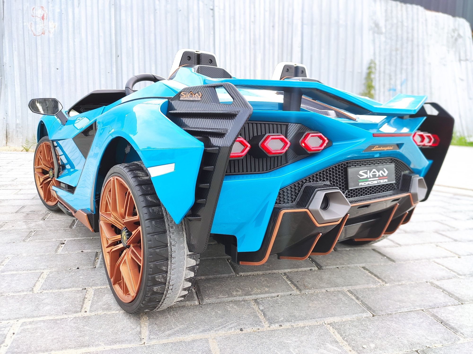 Auto pojazd samochód na akumulator dla dzieci Lamborghini SIAN 4x4 24V